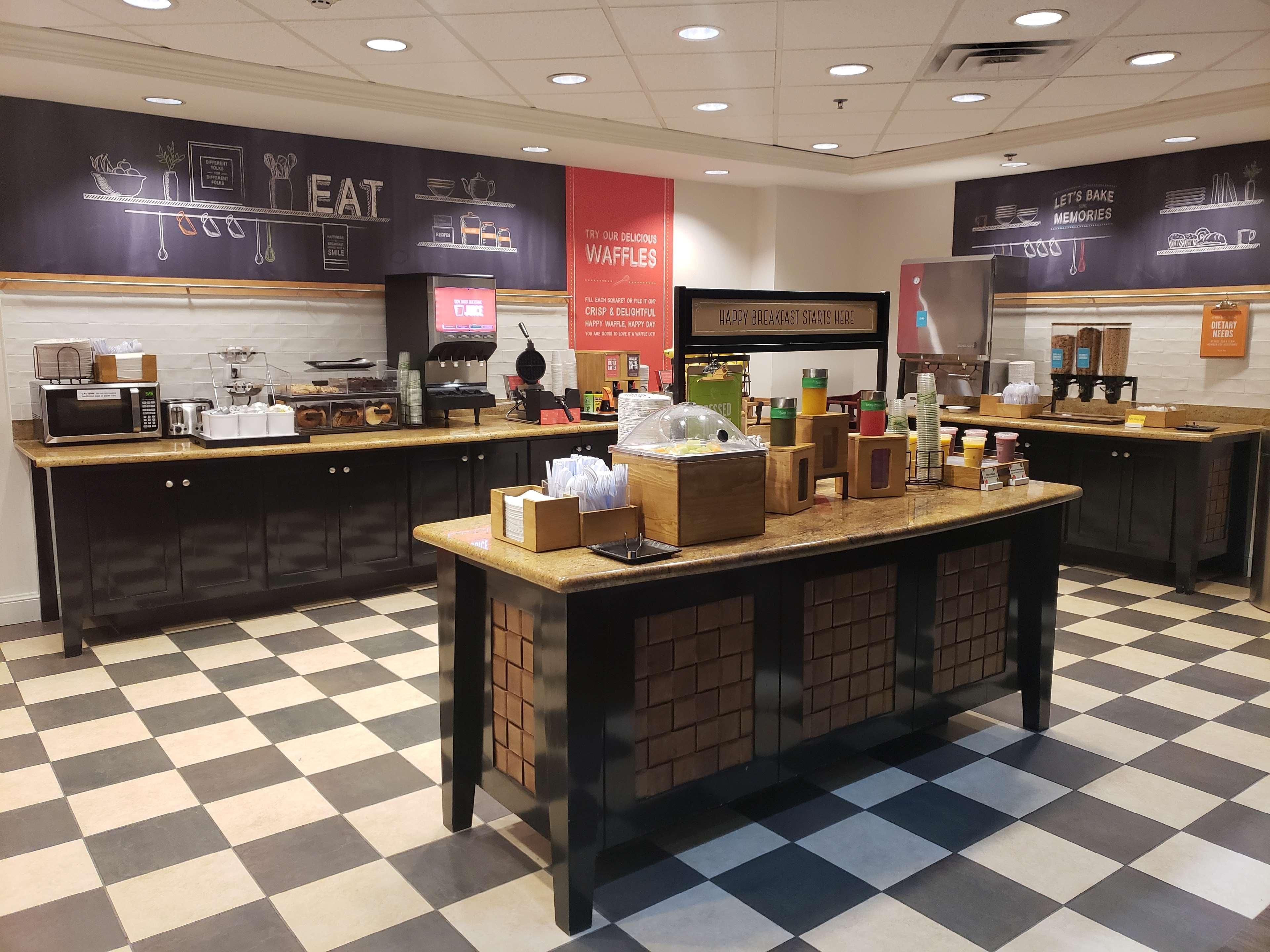 Hotel Hampton & Palestine