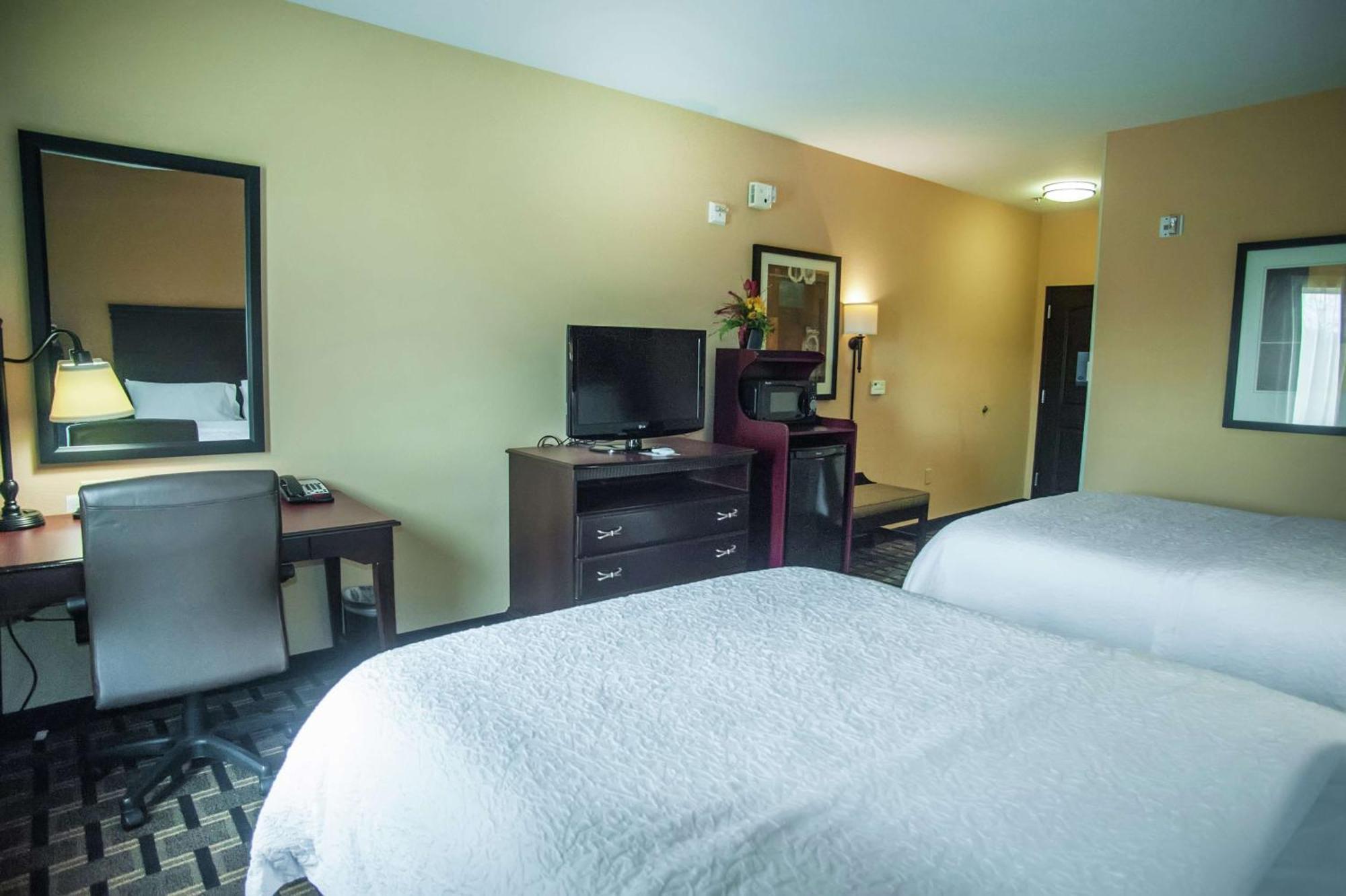 Hampton & Hotel 3*