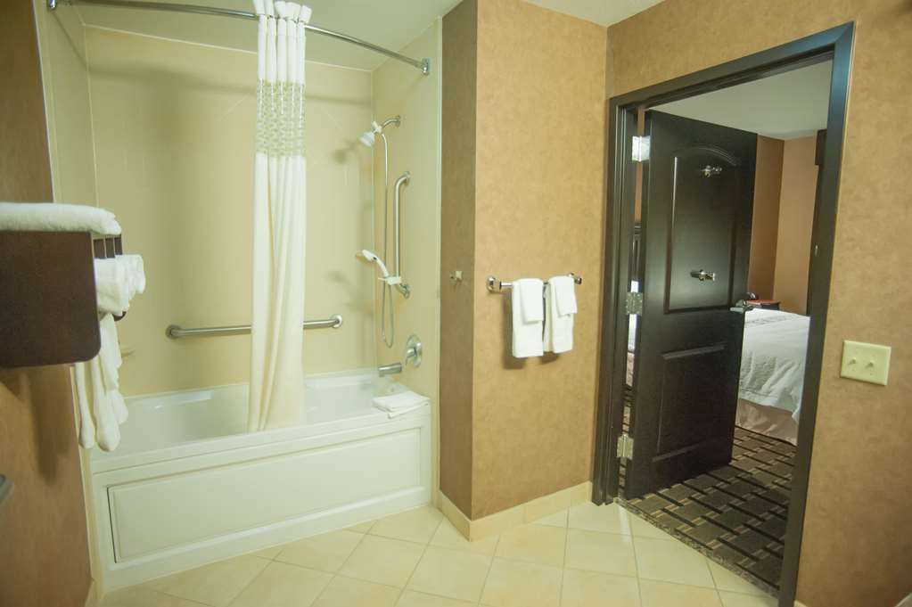 Hampton & Hotel 3*